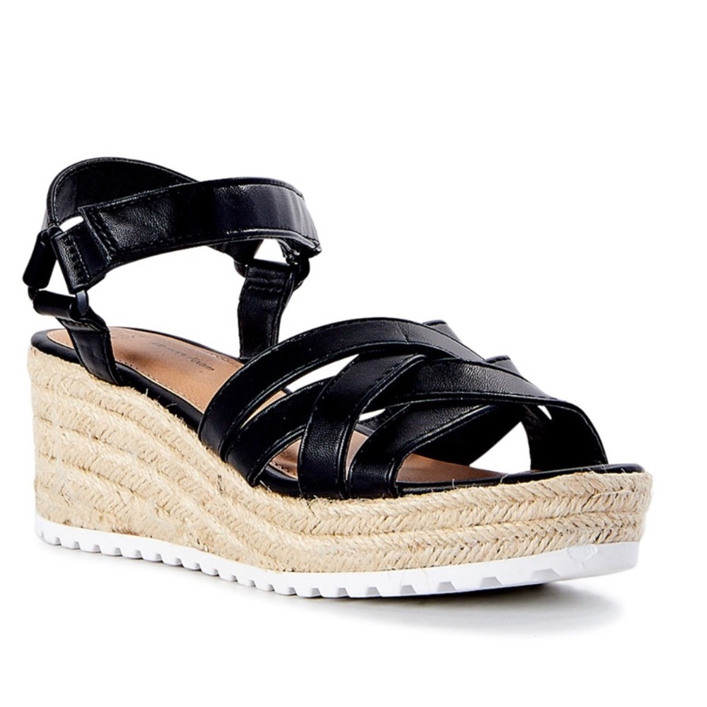 Time and tru women’s wedge sandals